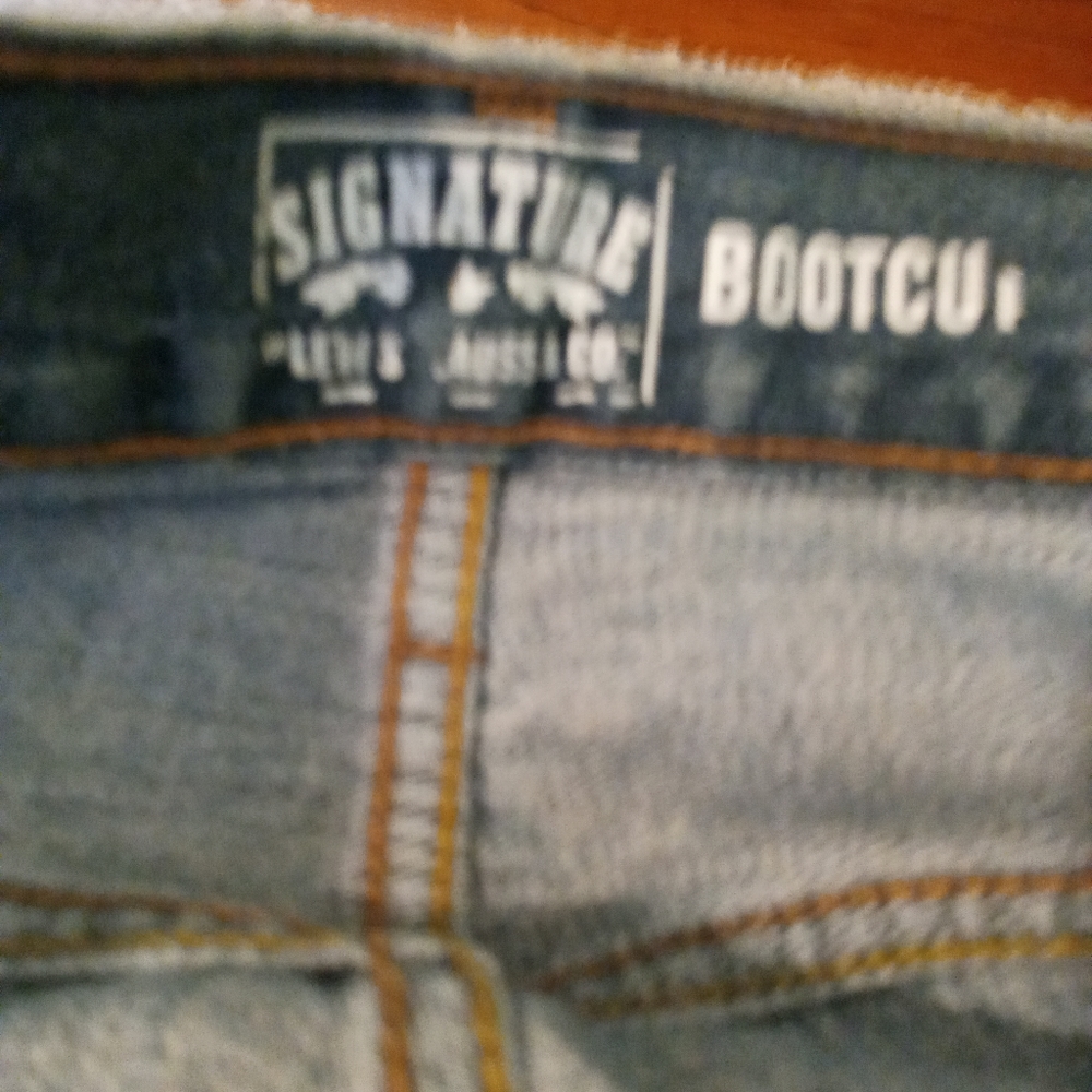 327 Levi's jeans